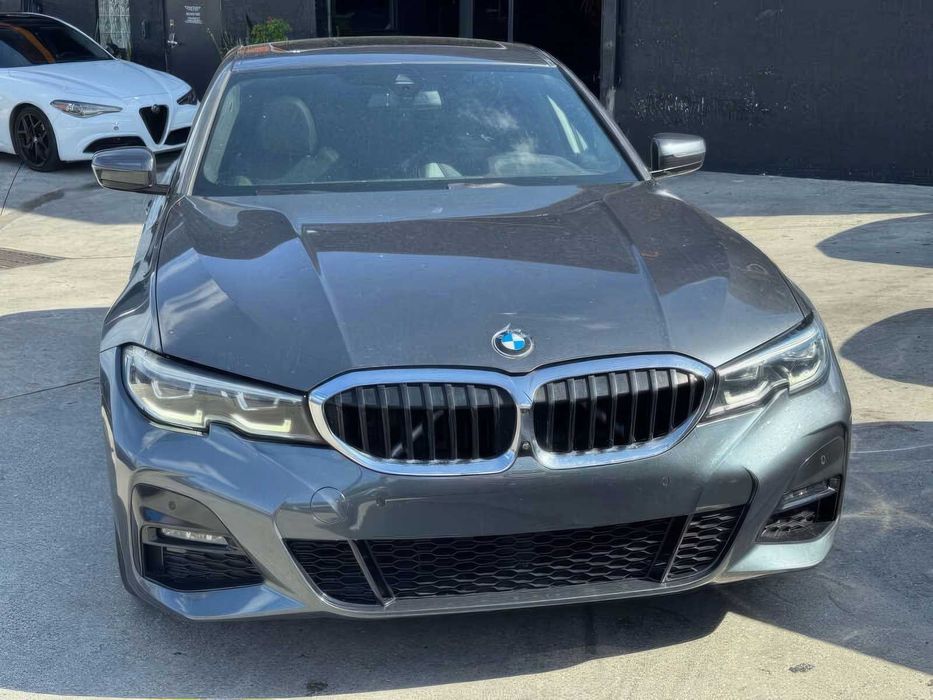 BMW 3 Series 330i      2019