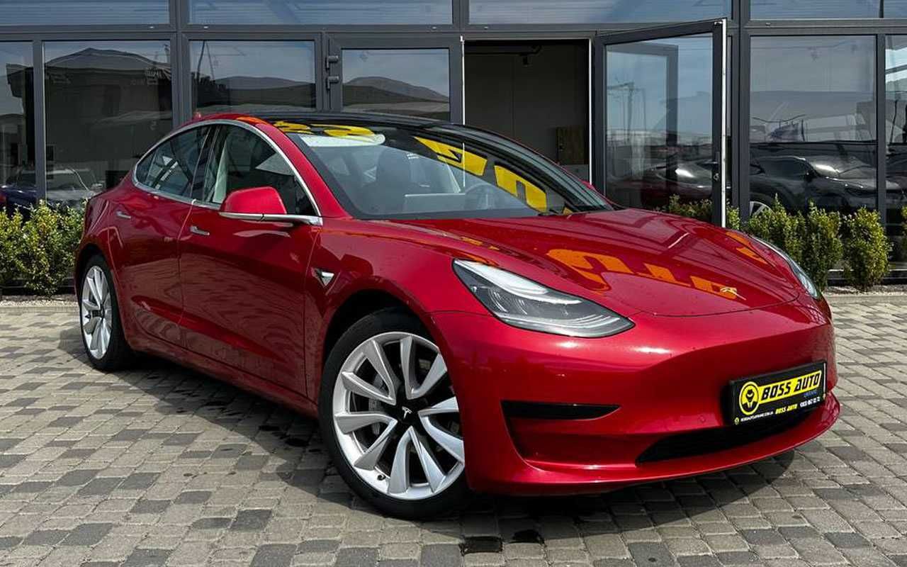 Tesla Model 3 2020