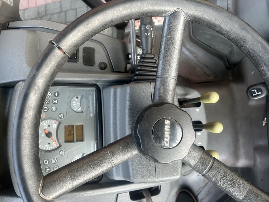 Ciagnik sadowniczy CLAAS Nectis 247 VL