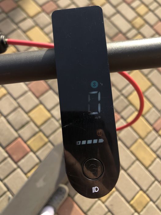 Продається елетро самокат xiomi