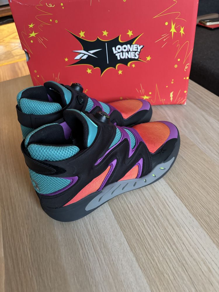 reebok looney tunes instapump fury zone
