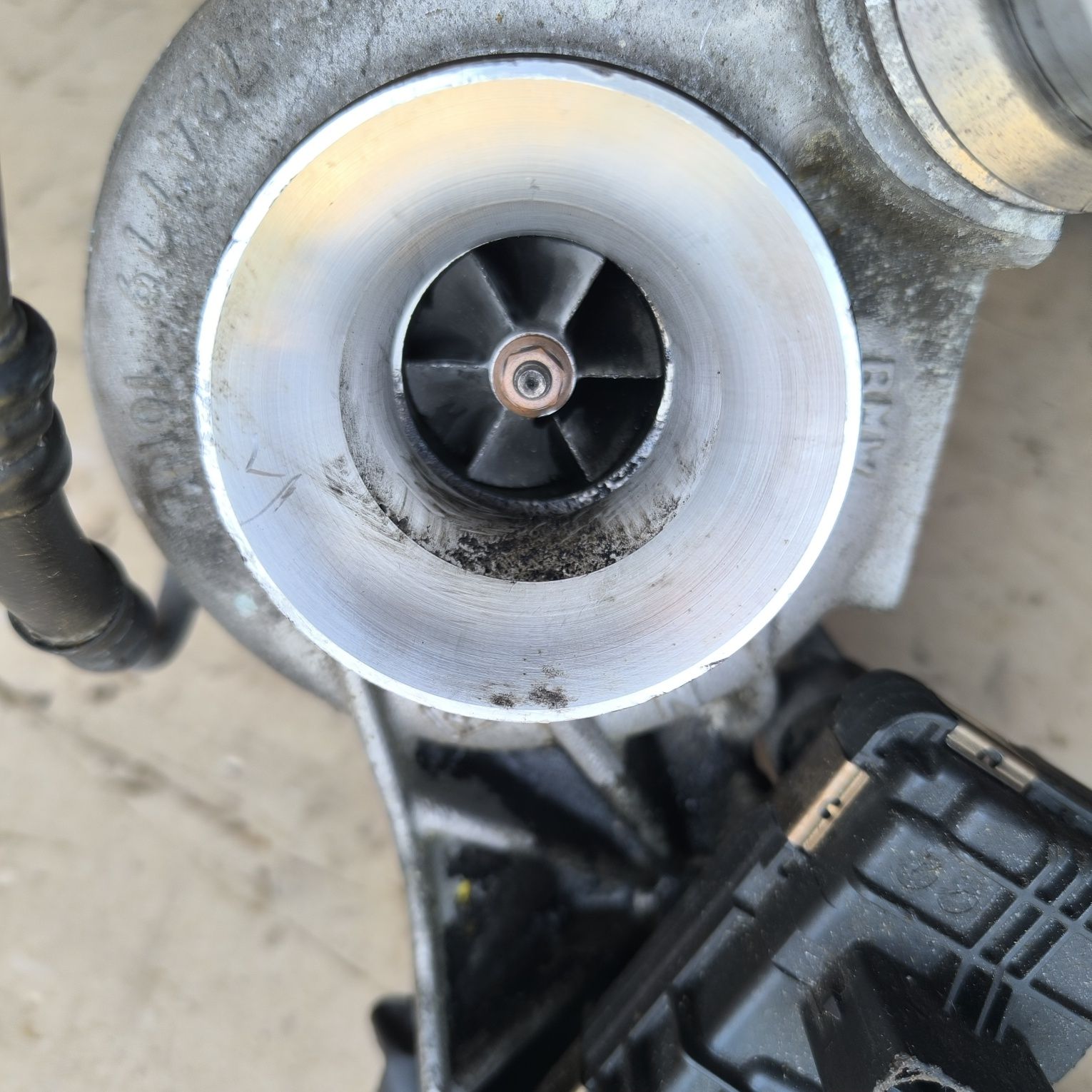 Turbosprężarka turbina nastawnik BMW F11 F10 F25 N47 2.0D