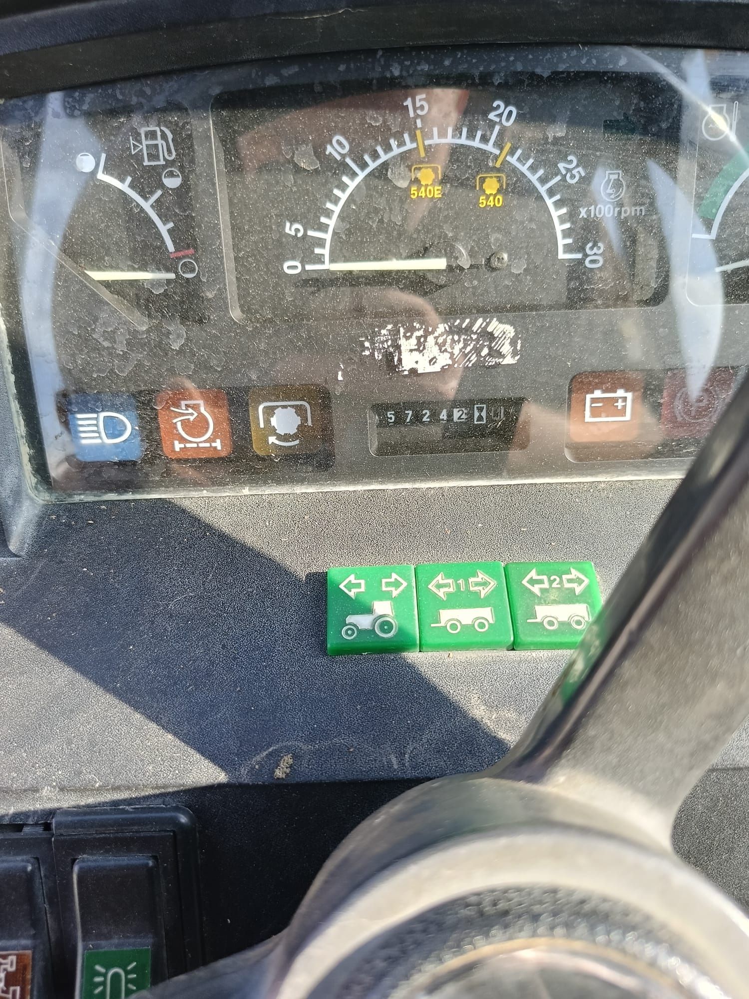 John Deere 5400N sadownik