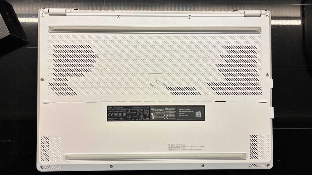 ROG zephyrus g15 503qs (RTX 3080 | Ryzen 9 5900HS | 32GB | 1TB SSD)