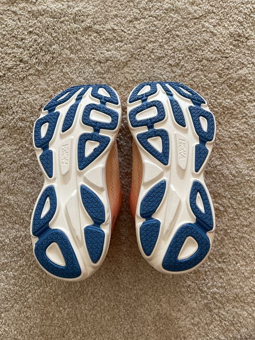 Ténis Hoka Bondi 8