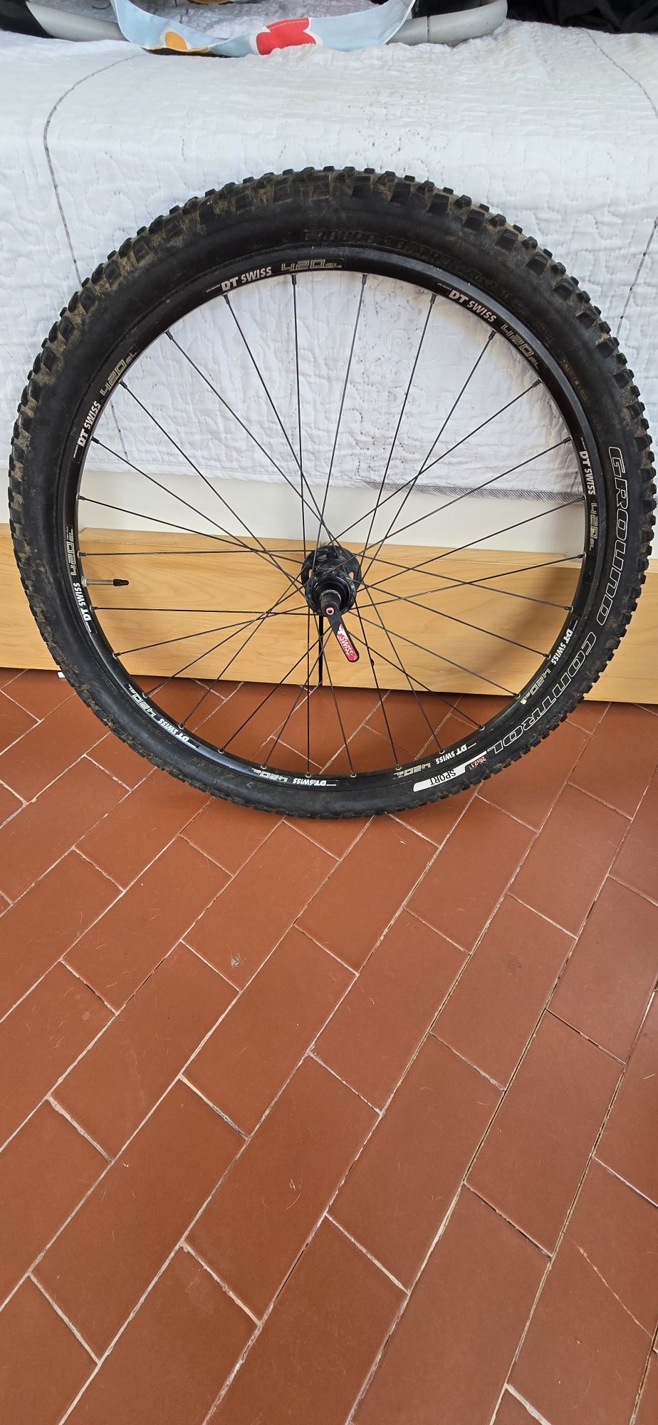 Rodas DT SWISS 26 + Travões shimano hidráulicos