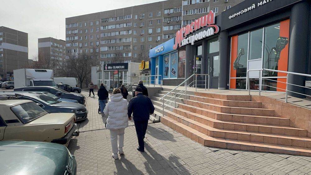 Пр.Незалежності торгове приміщення 93 кв.м. фасад ремонт прохідняк