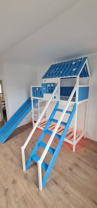 Łóżko piętrowe domek drewniany zjeżdżalnia