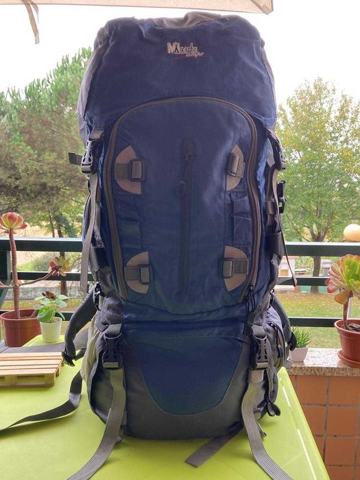 Mochila Monte Campo 80L Azul - Impermeável e em Muito Bom Estado