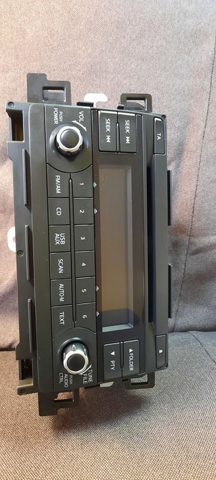 Оригінальна штатна магнітола Mazda