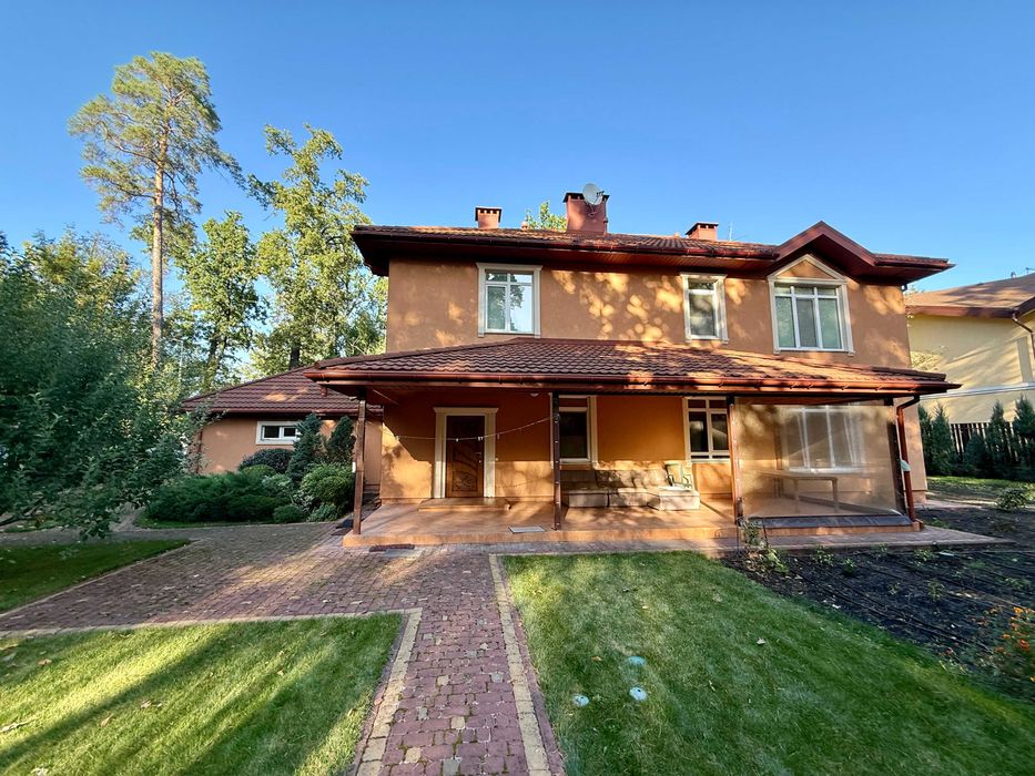 Пуща-Водиця, 400 кв.м. з бункером, піччю та генератором, 19 соток