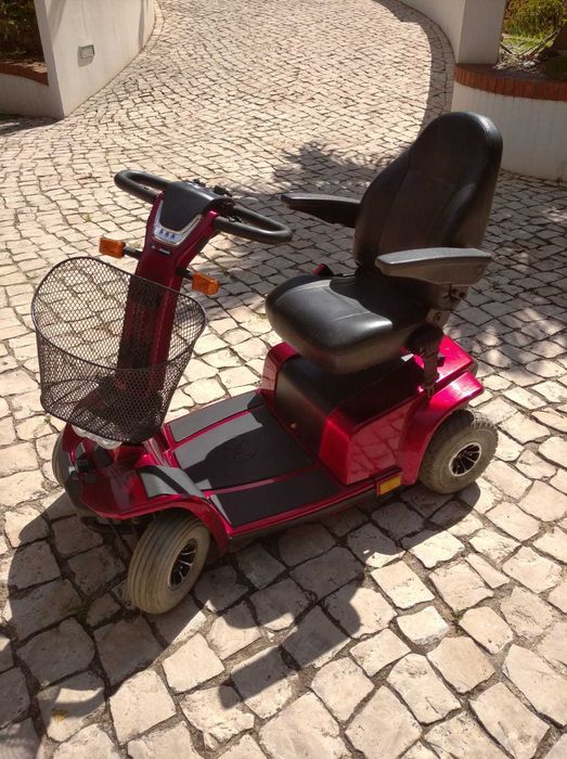 Scooter Elétrica de Mobilidade reduzida - Scootronic Luta 4