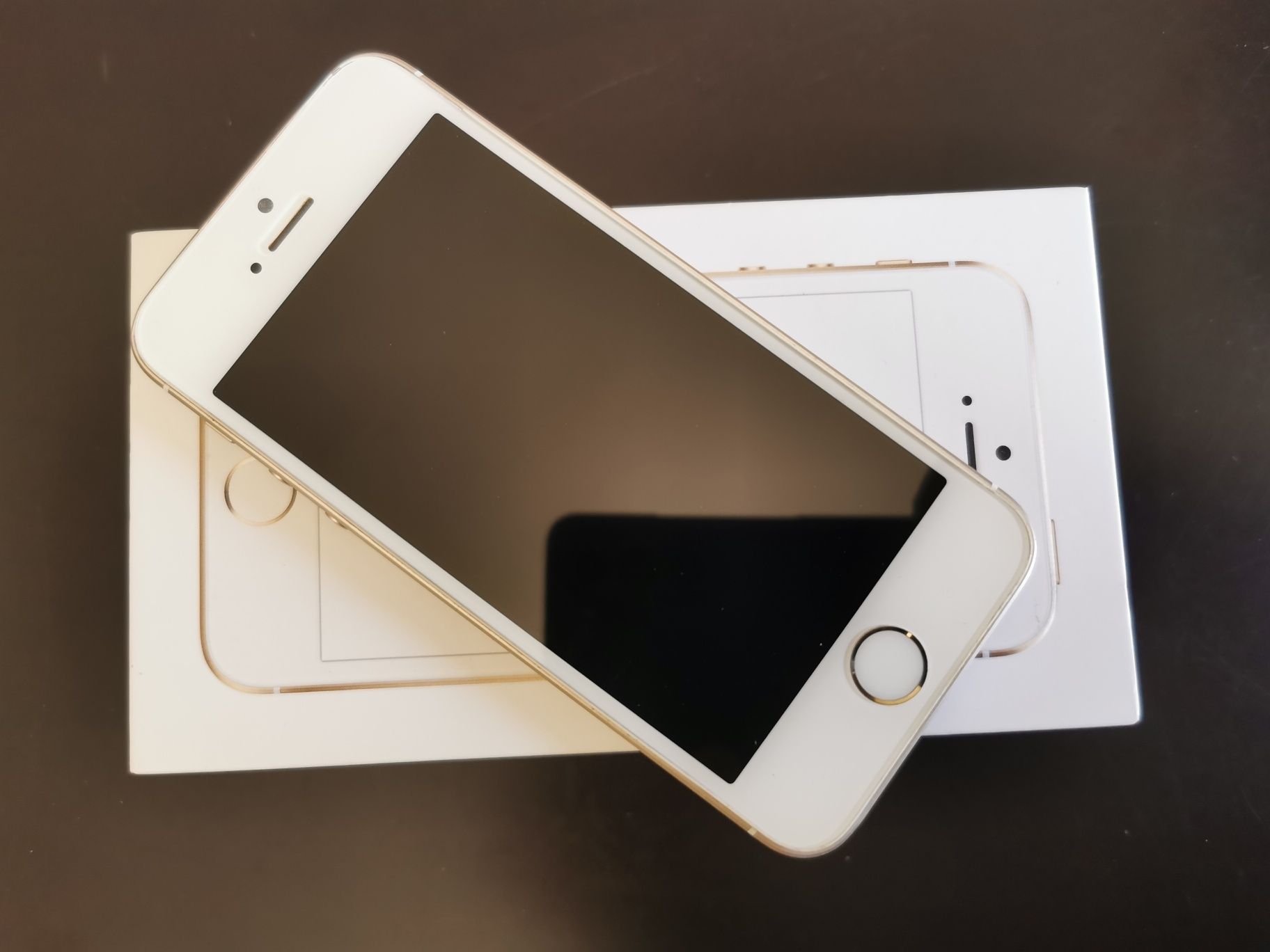 Iphone SE 16 Gb dourado