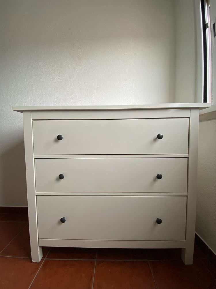 HEMNES
Cómoda c/3 gavetas, velatura branca, 108x96 cm