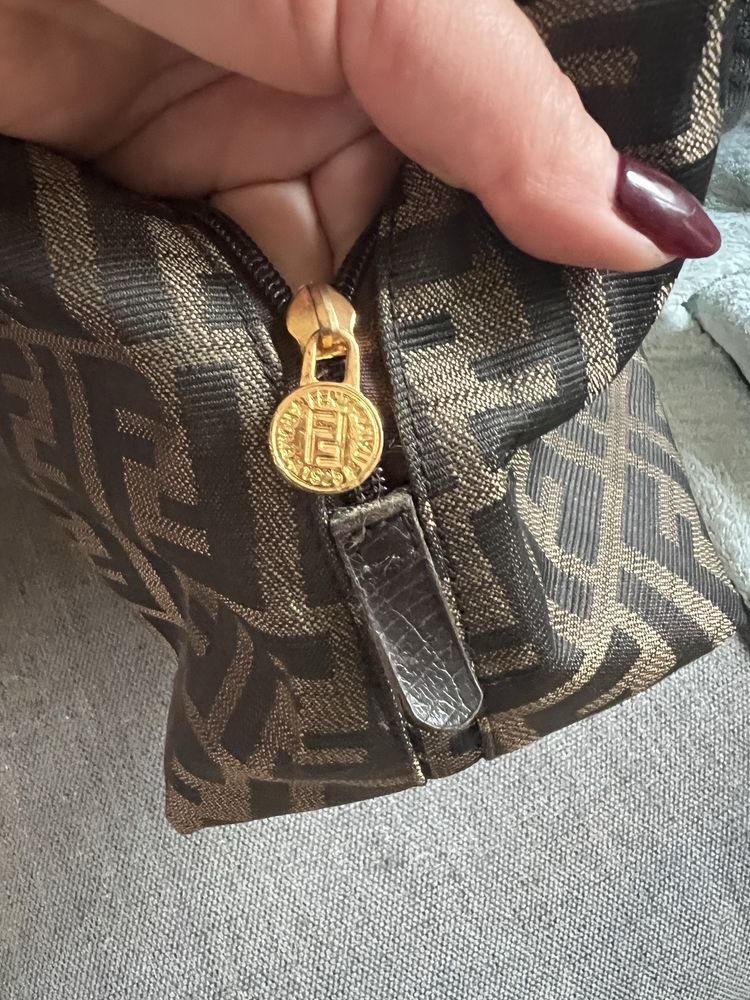 Fendi torebka pojemna
