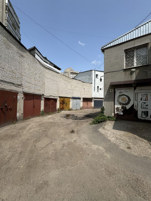 Продам дуже теплий гараж біля озера Чеха.