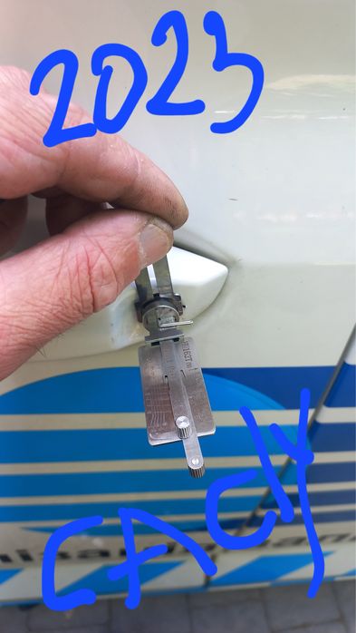 Відкрити замок квартири,сейфа ,авто.