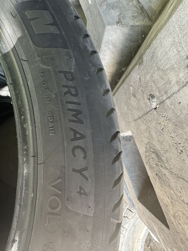Michelin Primasy 4 255/40/19