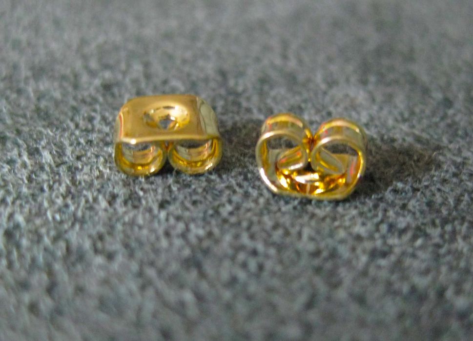 Conjunto de 50 Peças Dourado das Traseiras dos Brincos NOVO