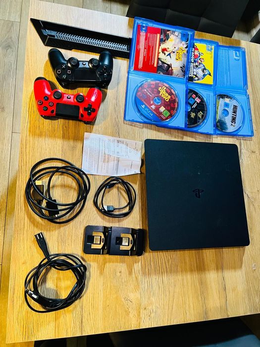 Play station 4, ps4 + 2 pady + gry, konsola