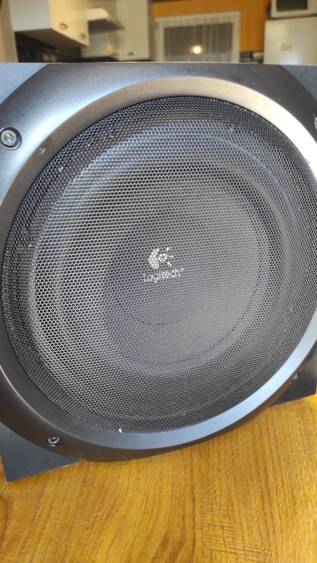 Soobofer subefer Logitech Z-5500 inny