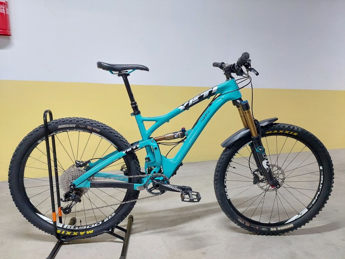 Bicicleta BTT Yeti