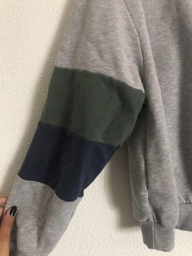 sweat bershka M ; pull and bear XS