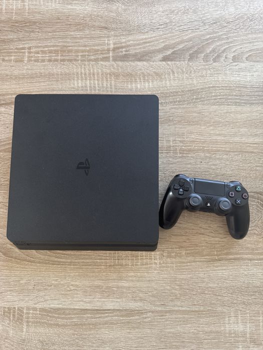 Sprzedam PlayStation 4 Slim