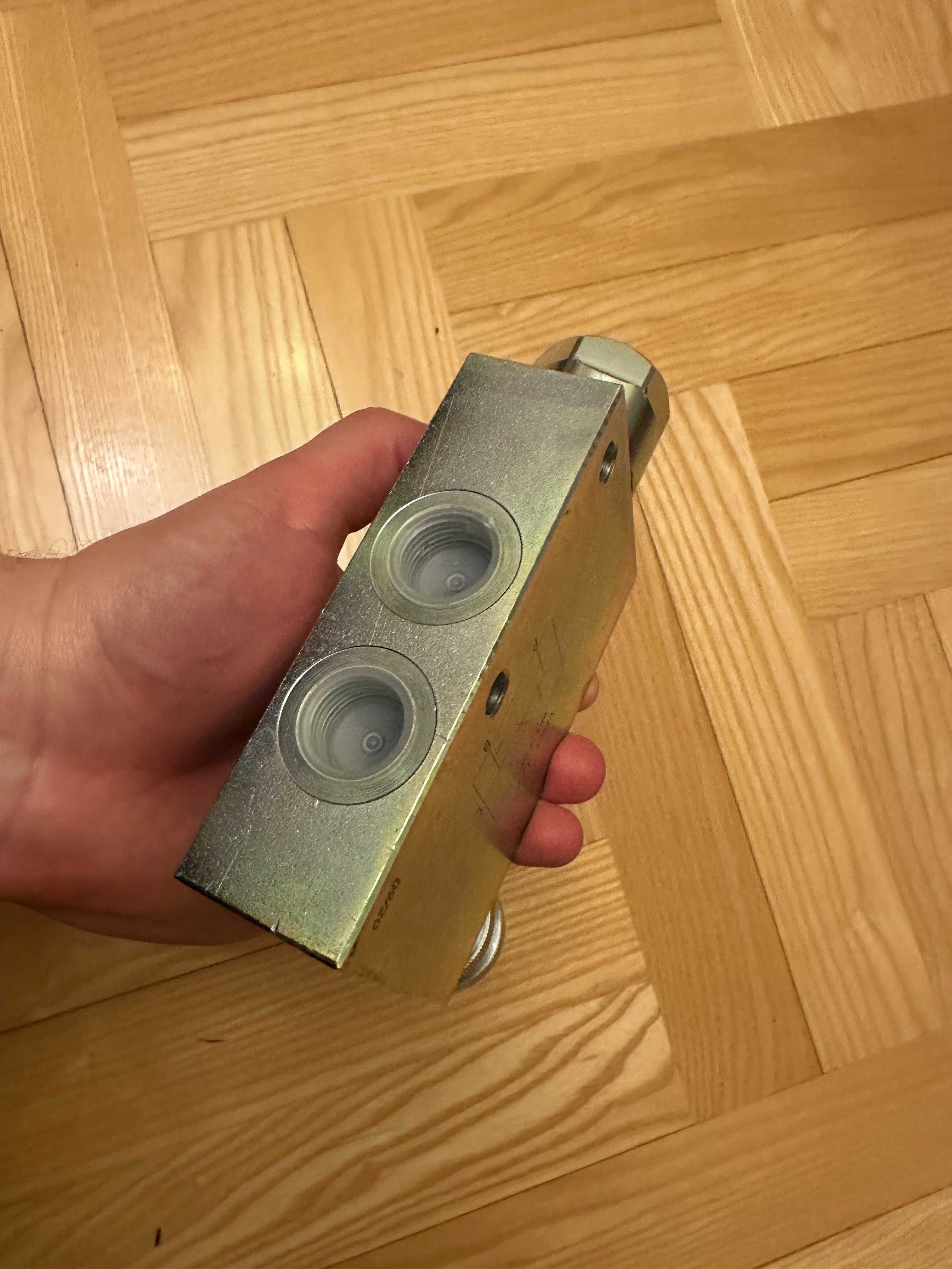 Regulator przepływu RFP3 1/2" BSP 85l V1070