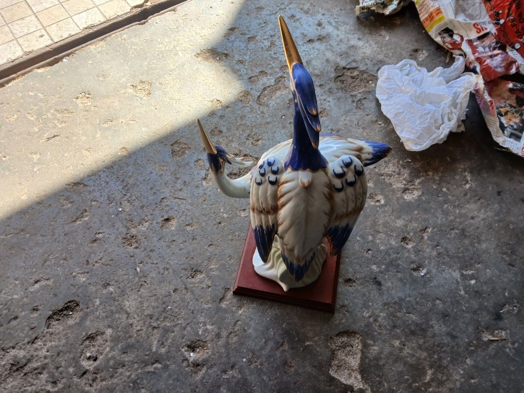 passarinho em porcelana