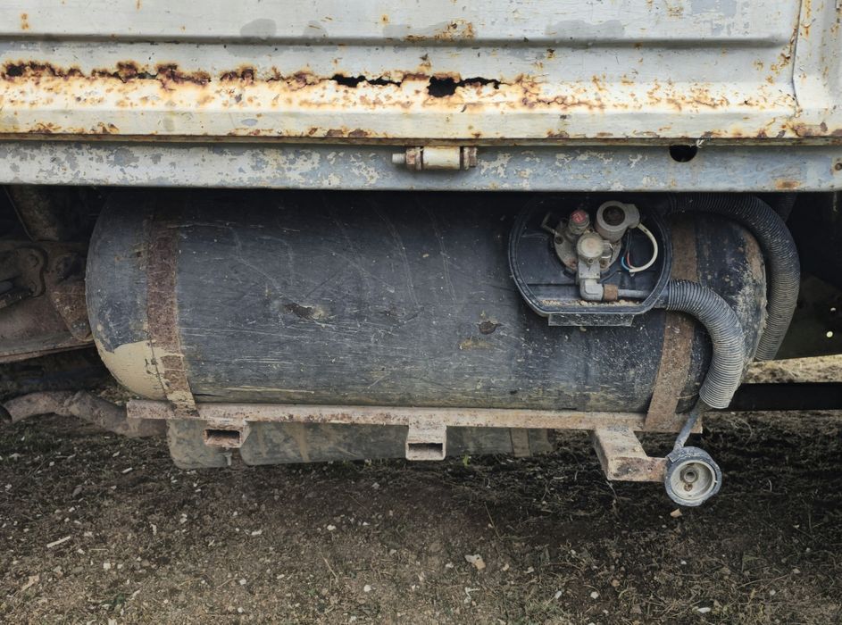 Газель бортова на ходу