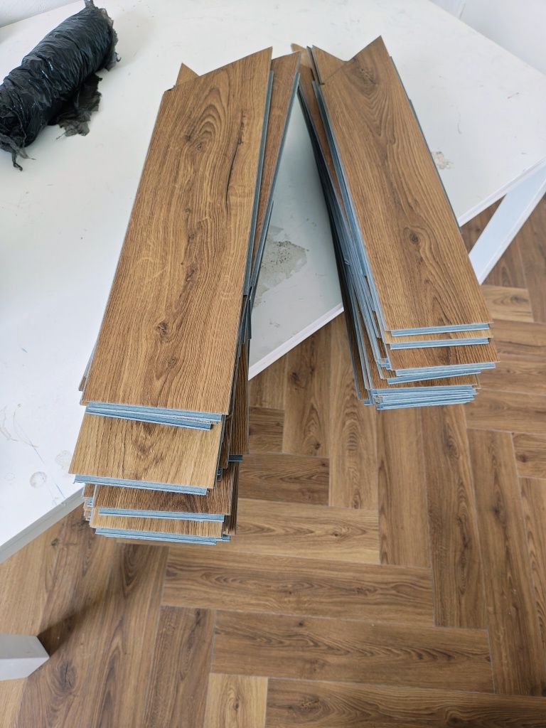 Panele winylowe Quick Step Alpha Vinyl dąb karmelowy botaniczny