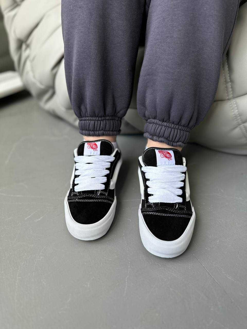 Акція! Знижка на кросівки унісекс Vans KNU skool black