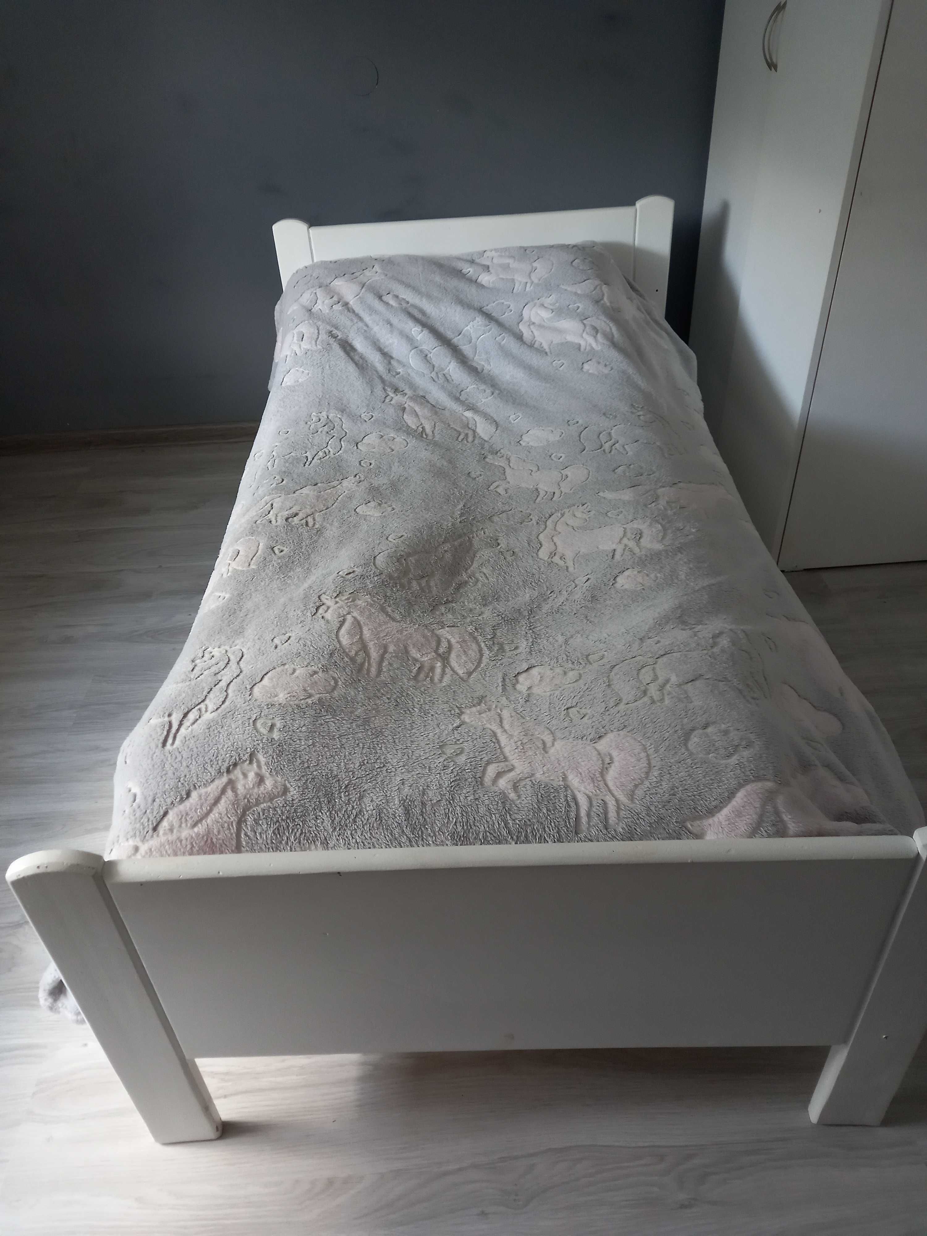 Łóżko 160x90 z materacem