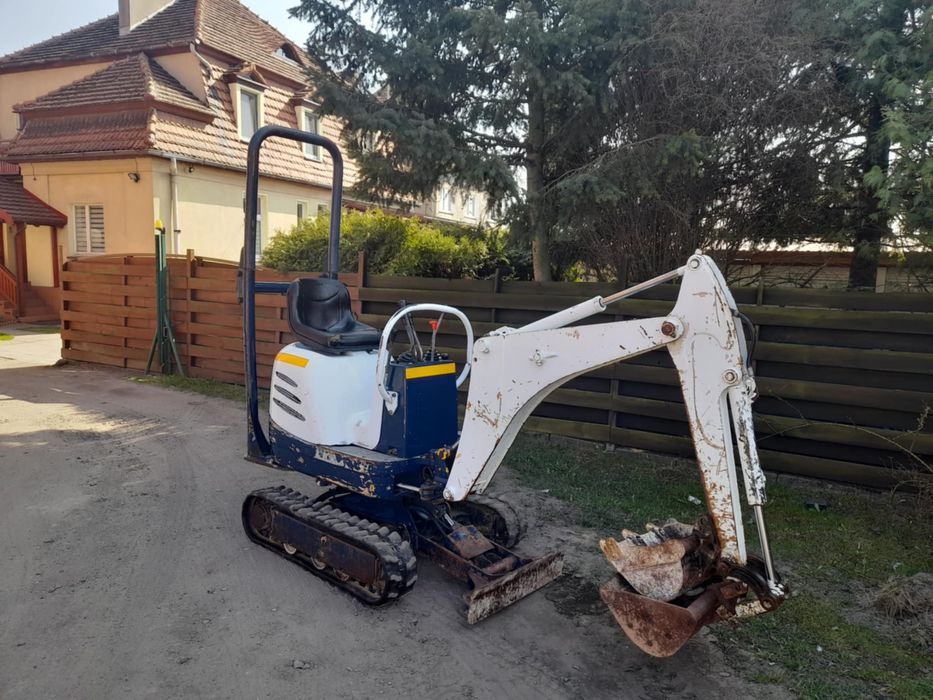 Minikoparka Jcb 8010 z rozsuwem, miesci sie do busa  1300kg wagi