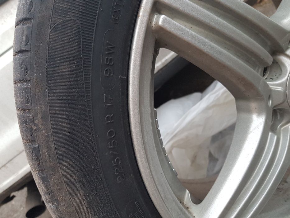 Диски R17 Volkswagen Jetta з шинами MICHELIN 225/50 R17