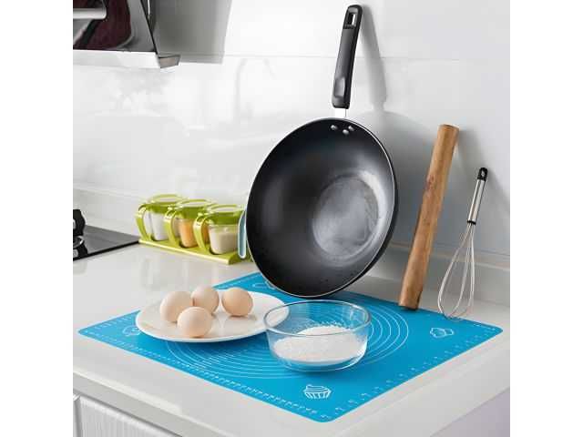 Stolnica KUCHENNA SILIKONOWA MATA Kuchenna z MIARAMI 50x40cm Niebieska
