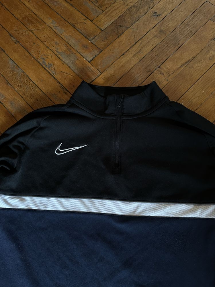 Кофта Nike L большое лого состояние отоичное