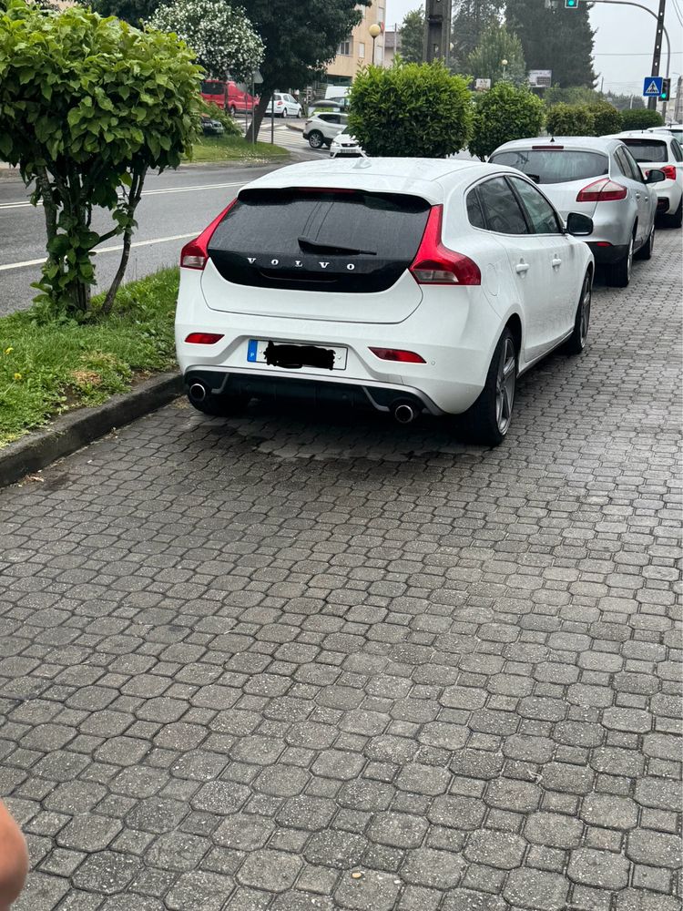 volvo v40 2.0 R-Design