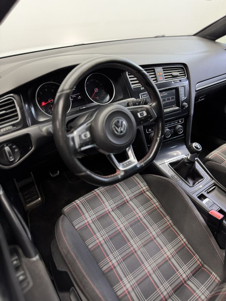 VOLKSWAGEN GOLF 7 GTI