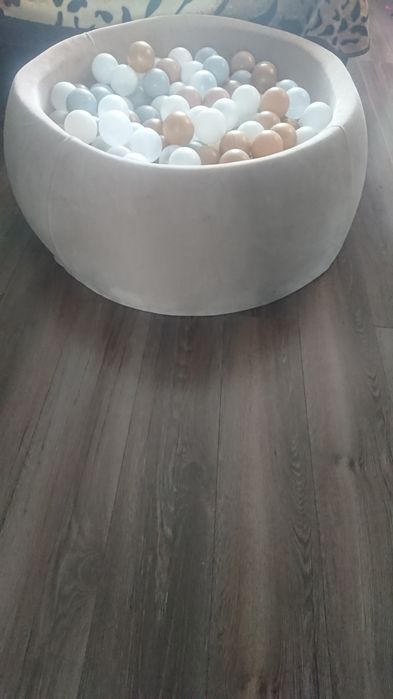 Дитячий сухий басейн