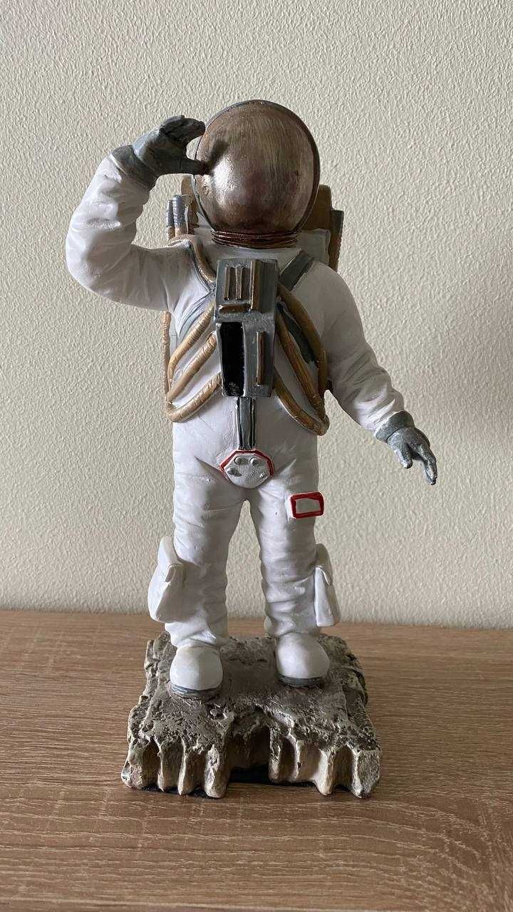 Sprzedam statuetkę "Astronauta"