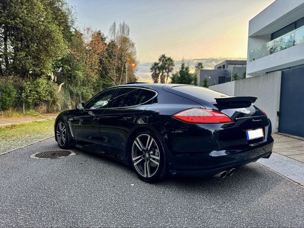 Porsche Panamera S Hybrid Platinium Edition – Desde 455€ Mês