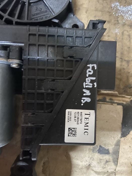 6y2959802 Мотор склопідйомника лівого fabia 2