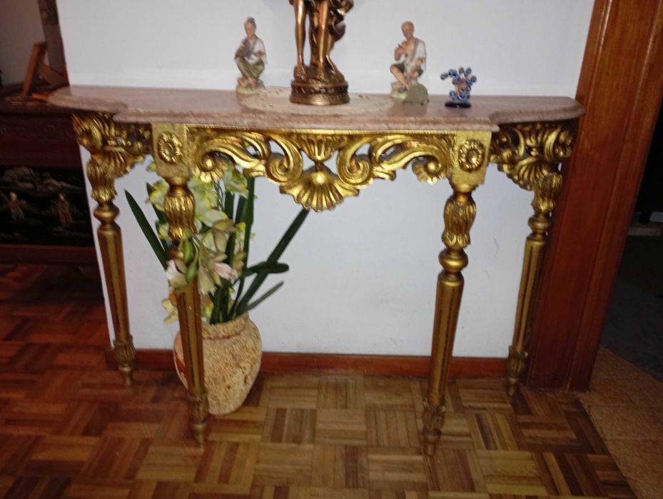 Aparador com espelho