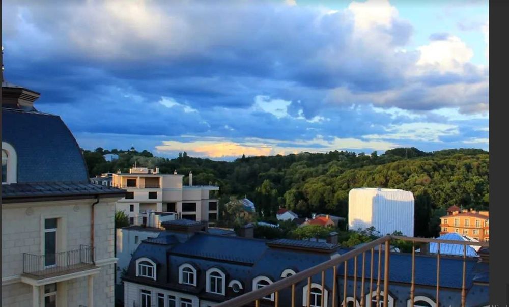 БЕЗ % 3К Печерськ вул.Новоселецька,10 Центр