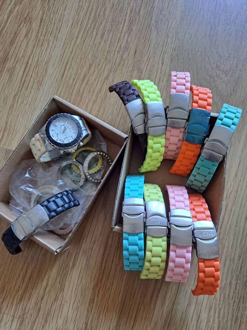 Relógio Eletta com vários aros e braceletes