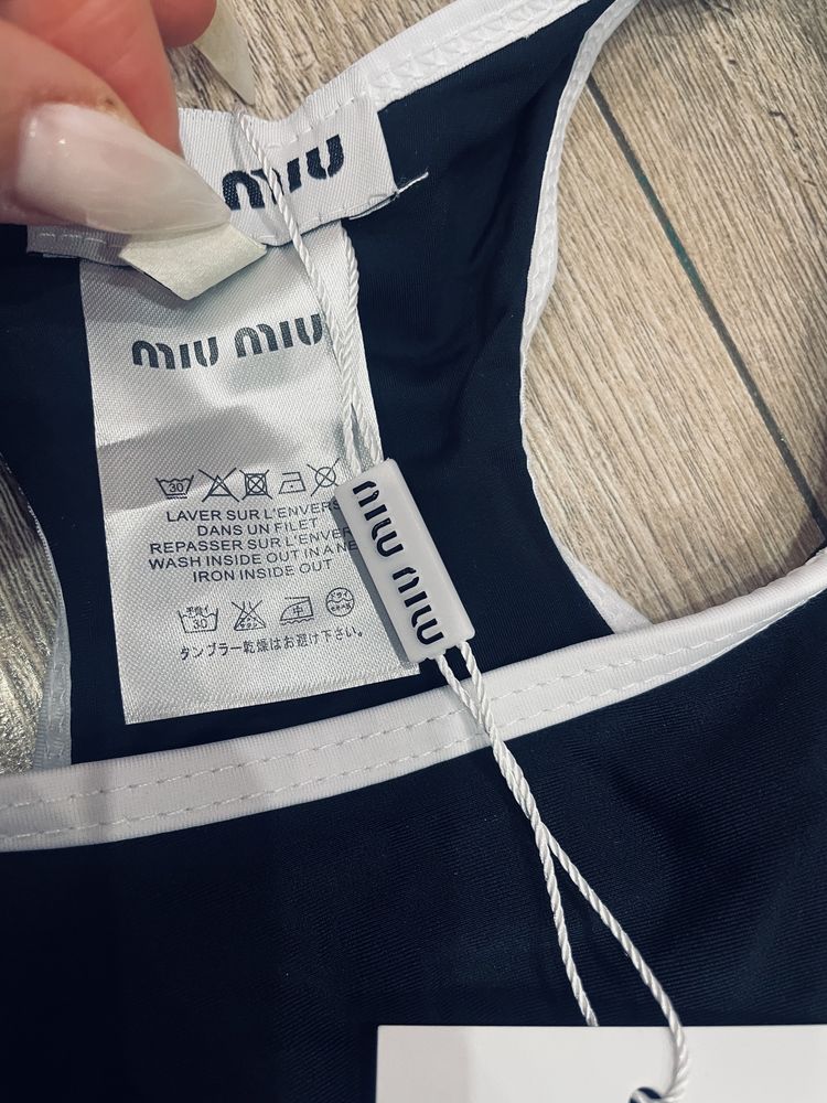 Жіночий стильний чорний костюмчик Miu Miu