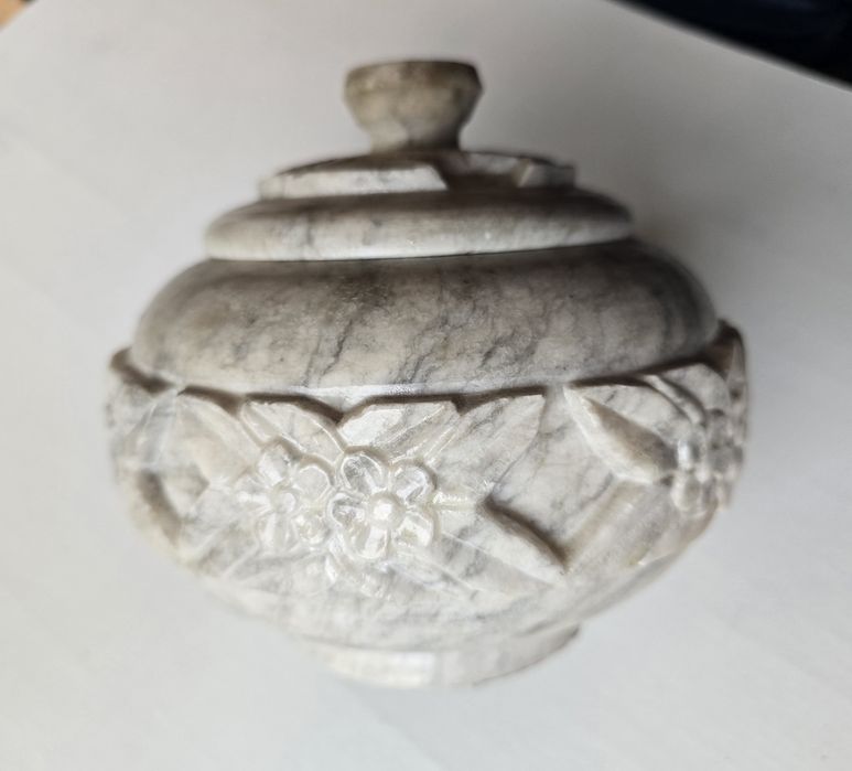 Unikatowa rzeźbiona szkatuła – (VINTAGE)