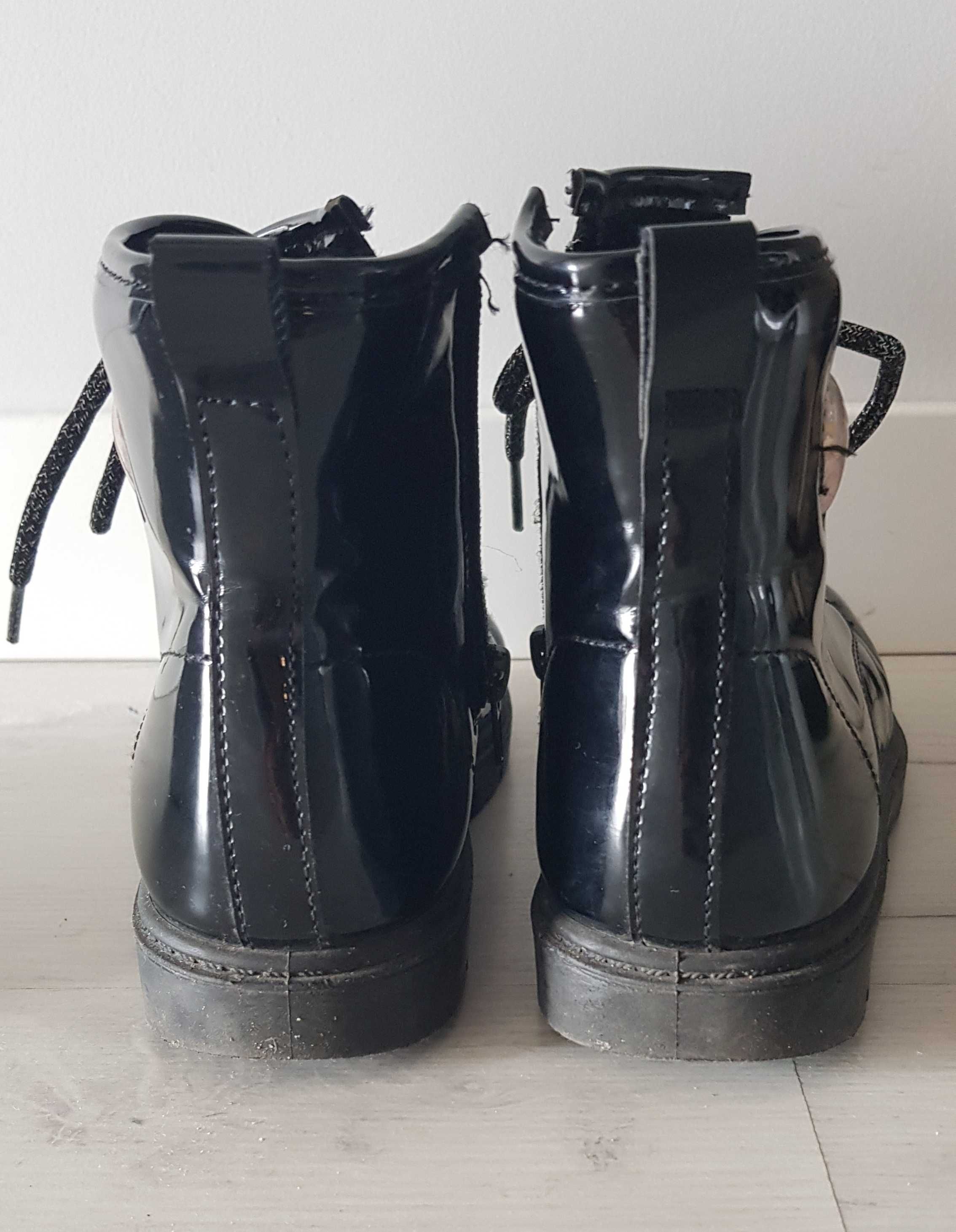 Botki czarne lakierowane  r.32